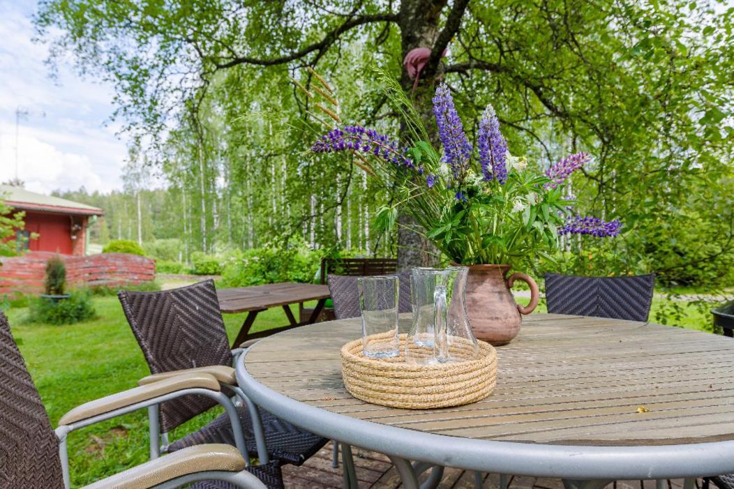 Poppelstrand Nuuksio, Pet Friendly Guest Apartment Exterior foto